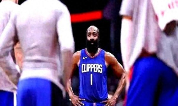 Bill tham gia Clippers, một 