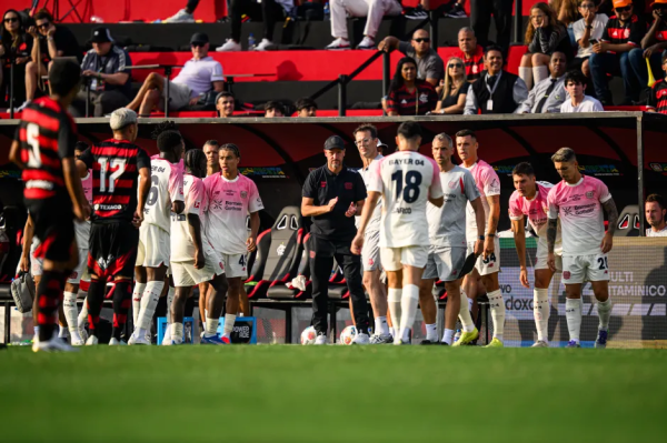 Leverkusen thua 1-5 trước Fl